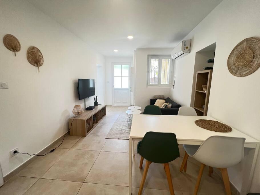 La Glycine - Parking Gratuit - Ac Clim - Cour Prive - Apartment Villeneuve-les-Avignon Exterior photo